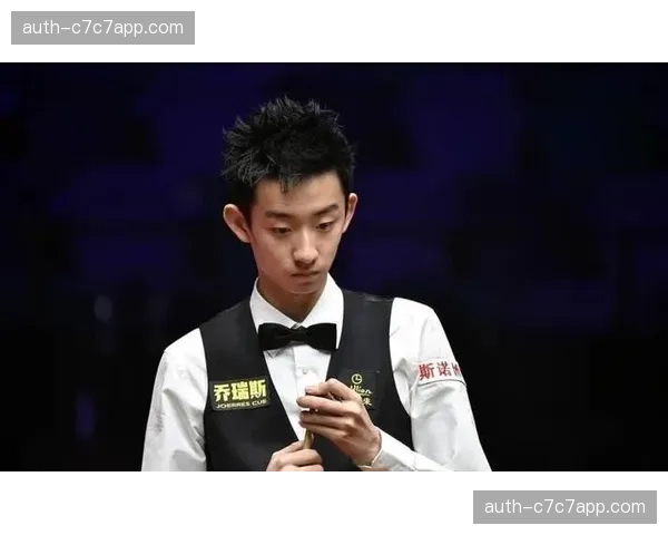 吴宜泽五杆50+压制塞尔比，生涯首胜世界冠军突破心理壁垒